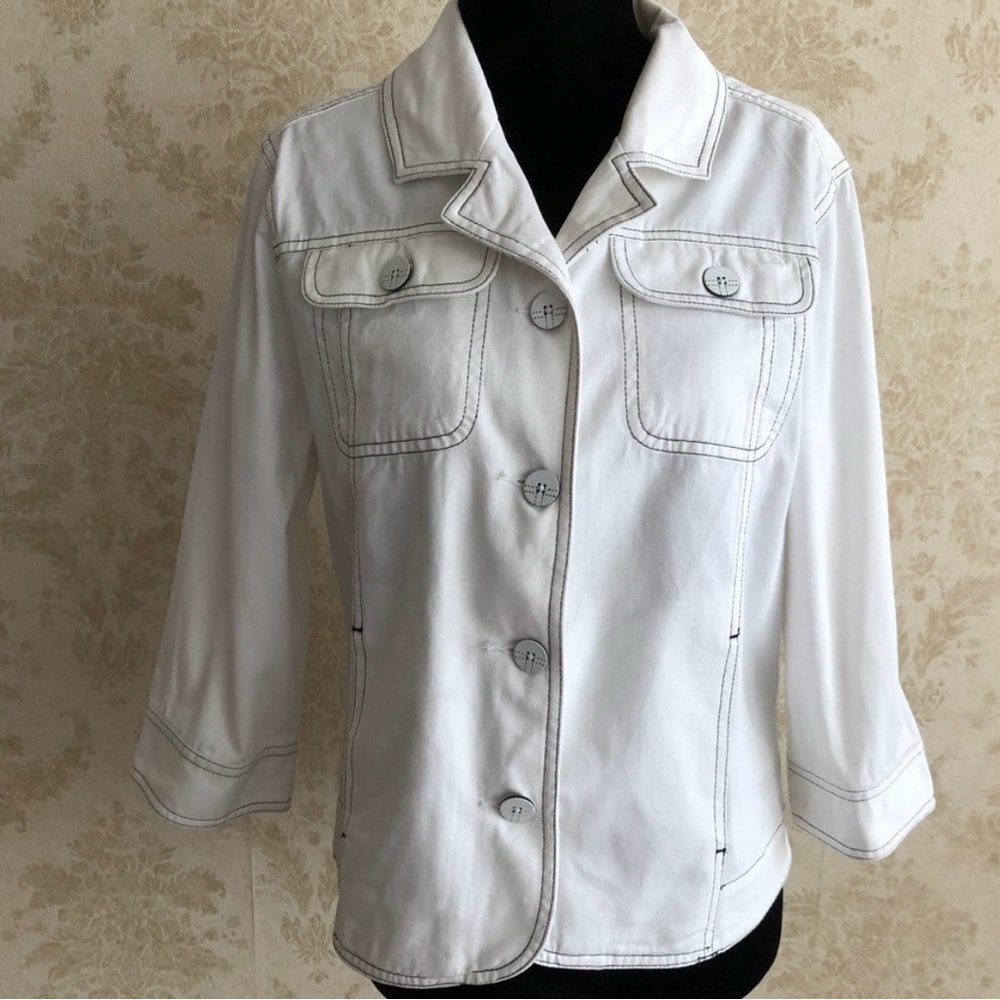 Elegant White Blazer for Women
